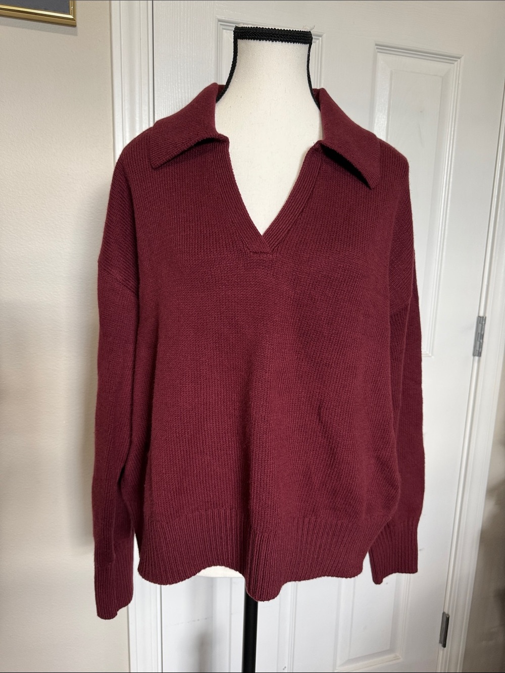 Old Navy Relaxed V-Neck Collared Sweater in Wine Sz L Cotton/poly blend